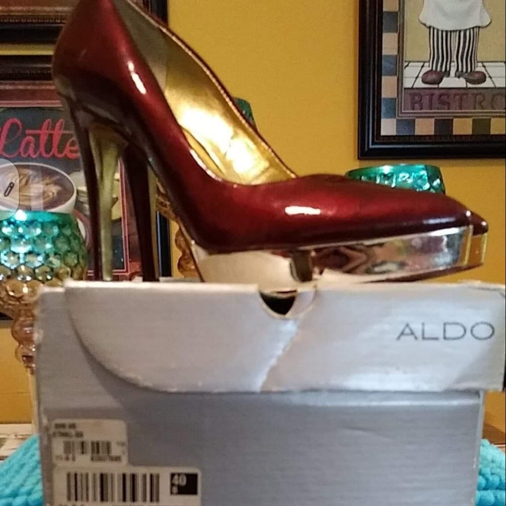 Used Shoes! - Picture 2 of 3